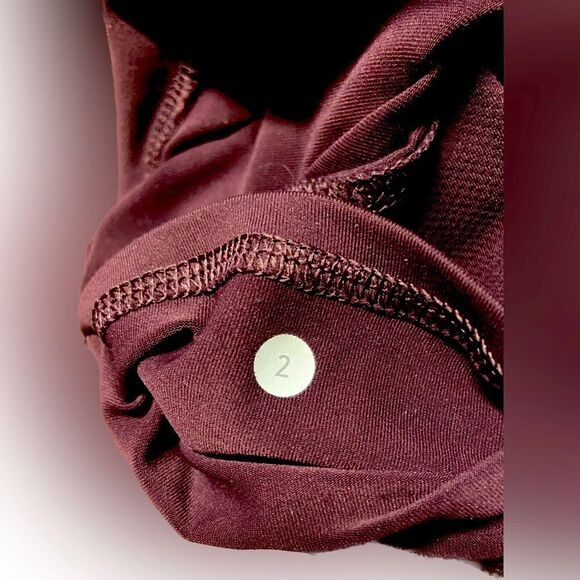 Lululemon Burgundy Bordeaux Drama Crop Sz 2 - Picture 5 of 5